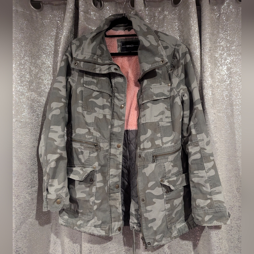 Women's winter cargo jacket